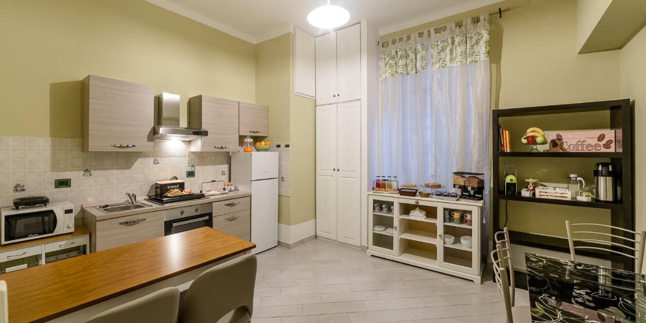 Rooms & Breakfast Dogali Genua Exteriör bild